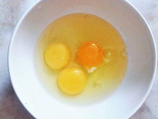 Сурови яйца